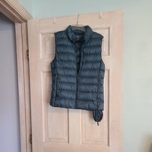 Uniqlo Ultra-Light Down Green Teal Puffer Vest Small